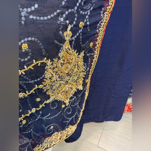 India Boutique Navy and Gold Embellished Indian Punjabi Pakistani suit - Picture 8 of 15